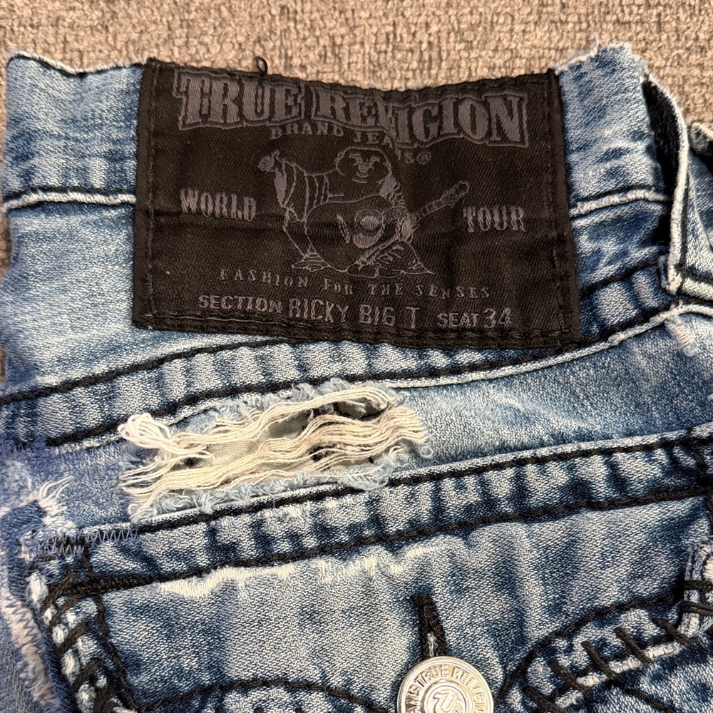 True Religion Light Blue Men’s distressed Jeans - Picture 2 of 4
